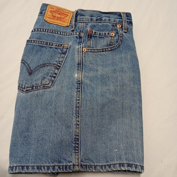 Levi's 550 Relaxed Distressed Shorts Women's Size 10 - Picture 7 of 8